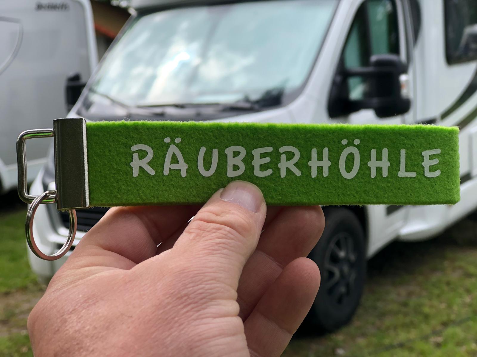 Camping Schlüsselanhänger - Räuberhöhle - Grün